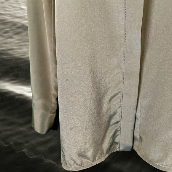 Vince 100% Silk Olive Green Collarless Button-Up Long-Sleeve Blouse Size Small - Picture 4 of 13